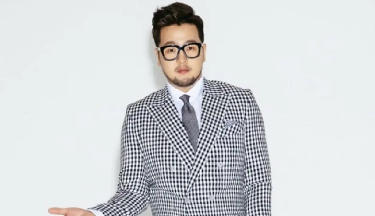 Kim Tae Woo punya suara vibrato sangat keren. Seiring bertambahnya usia, suaranya pun semakin bagus. (Foto: soompi.com)