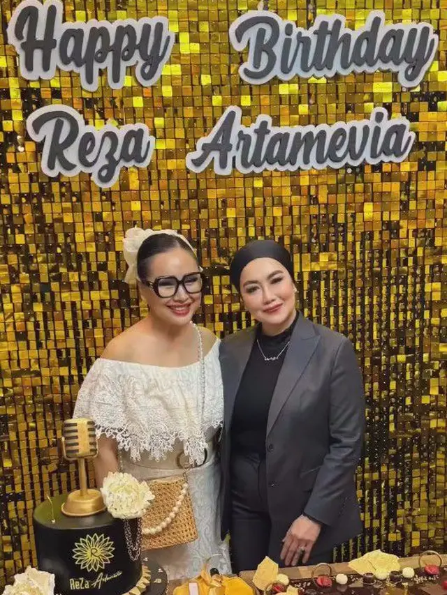 7 Momen Kejutan Ultah Reza Artamevia dari Sahabat, Seru Dihadiri Para Selebriti