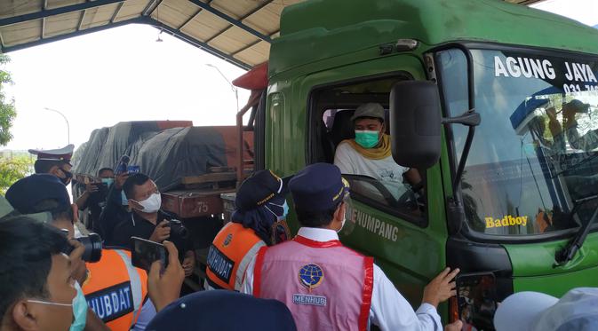 Menhub Cek Jembatan Timbang Di Indramayu Temukan Truk Kelebihan Beban Bisnis Liputan6 Com