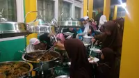 Ratusan yatim piatu buka bersama di SMKN 1 Garut (Liputan6.com/Jayadi Supriadin)