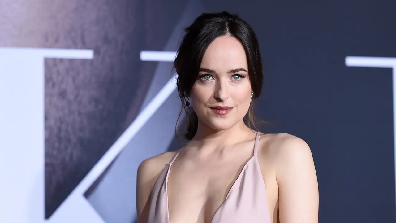 20170203-Pemutaran-Film-Fifty-Shades-Darker-AS-Dakota-Johnson-AP-AFP