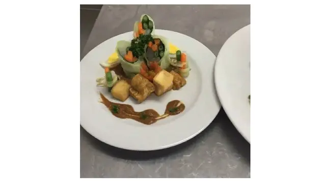 6 Potret Sajian Gado-Gado Ala Restoran Fine Dining Ini Bikin Sayang Dimakan