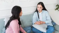 Ciri Kepribadian yang Sering Ulangi Cerita, Apakah Mereka Pelupa?