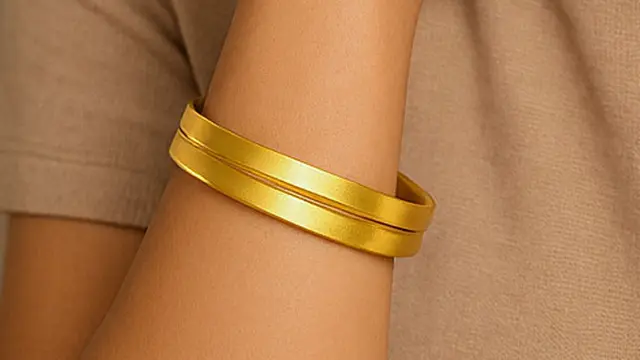 Gelang Bangle Satin & Cuff Emas 24 Karat 5 Gram (Image by ChatGPT)