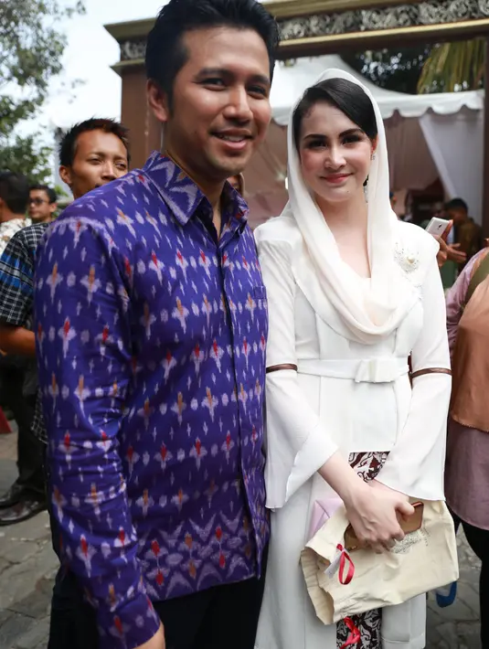 Ribuan tamu memadati gedung Graha saba Buana, Solo, Jawa Tengah, Rabu (8/11/2017). Ditempat ini, resepsi pernikahan putri Presiden Jokowi digelar. Beberapa selebriti terlihat hadir diantaranya, Arumi Bachsin beserta suami. (Adrian Putra/Bintang.com)