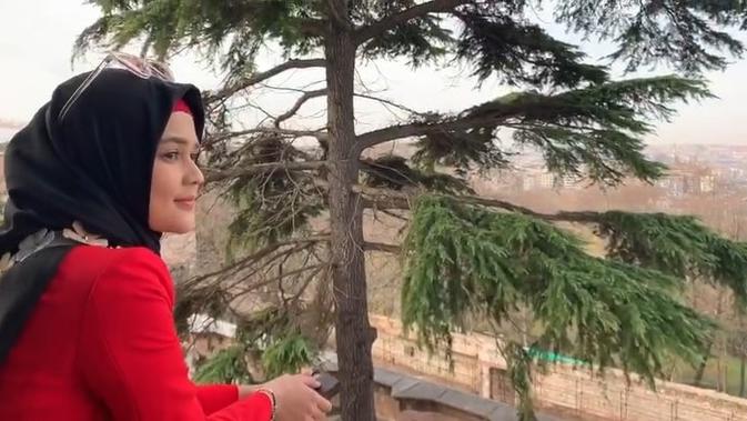 akhirnya roger danuarta pamer kedekatan dengan cut meyriska