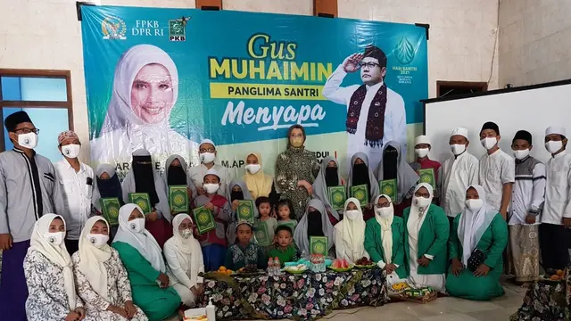 Arzeti Bilbina mengunjungi beberapa pesantren di Jawa Timur