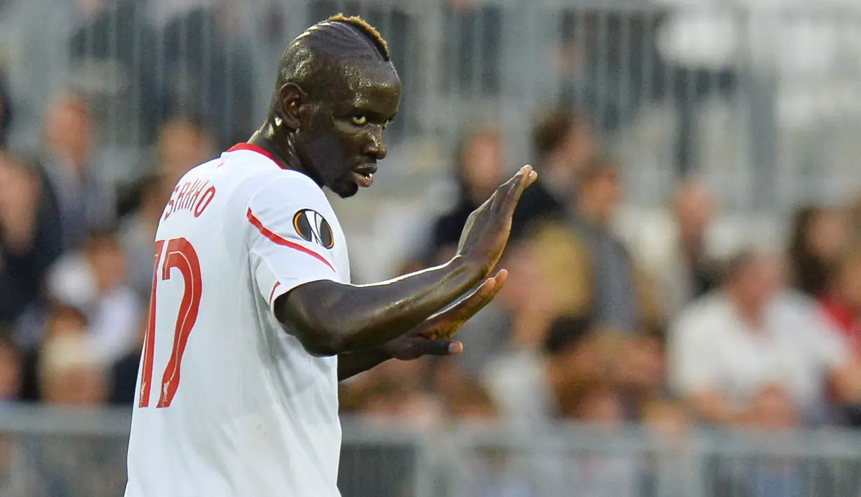 Sakho mengalami musim yang sulit pada 2016/2017. Dia tidak jadi pilihan utama di Liverpool dan kemudia dijual ke Crystal Palace pada 2017 dengan harga 28 juta euro. (Foto: AFP/Nicolas Tucat)