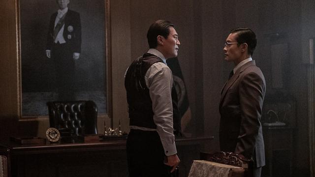 Salah satu adegan film The Man Standing Next. (Foto: Dok. IMDb/ Showbox)