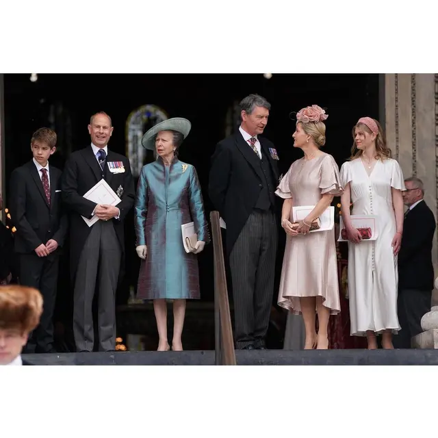 6 Tampilan Cerah Kate Middleton di Platinum Jubilee Ratu Elizabeth II dengan Gaun Kuning