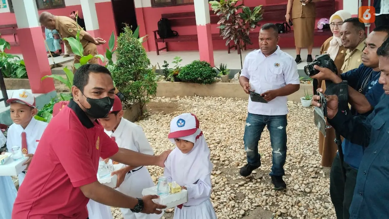 Uji coba makan gratis bergizi di Maluku (Liputan6.com/Istimewa)
