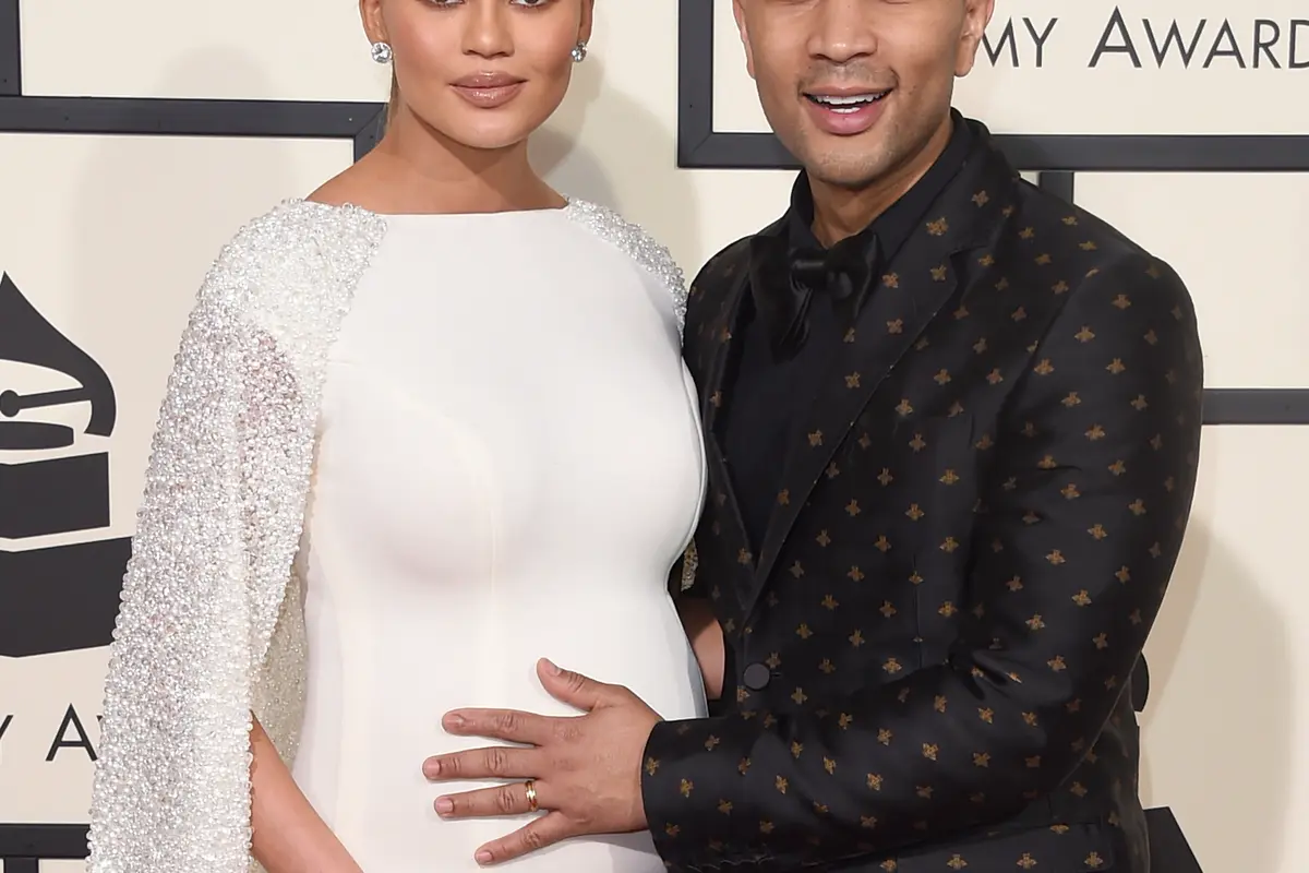 Chrissy Teigen dan John Legend