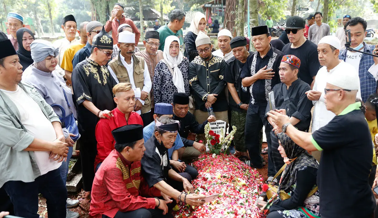 Selain membangun pesantren, Taufik Lala juga belum kesampaian menunaikan ibadah haji. "Dari dia yang belum tercapai masih banyak, salah satunya memang ingin haji," imbuhnya. [Foto: Bayu Herdianto/KapanLagi.com]