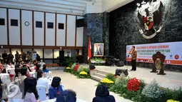 Gubernur DKI Jakarta, Basuki Tjahaja Purnama memberikan sambutan di acara Gala Dinner dan Ceremony The ASEAN Youth Creative Industry Fair (AYCIF), Balai Kota, Jumat (28/8/2015) (Liputan6.com/Panji Diksana)