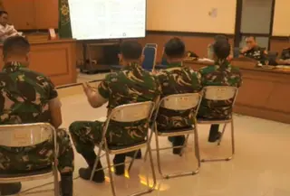 Persidangan kasus penyiraman air keras terhadap aktivis KontraS, Andrie Yunus, kembali digelar di Pengadilan Militer II-08 Jakarta, Rabu (13/5/2026). (Dok. Tangkapan Layar YouTube)