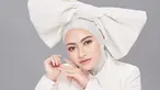 Wanita kelahiran 1992 ini kian menawan setelah menikah dengan Sule dan memutuskan untuk mantap berhijab. Berbagai gaya hijab pun ia bagikan lewat Instagram miliknya. (Liputan6.com/IG/@nathalieholscher)