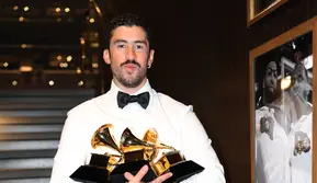 Guyonan Paus Leo Saat Bertemu Bad Bunny di Madrid, Akui Popularitas Sang Penyanyi