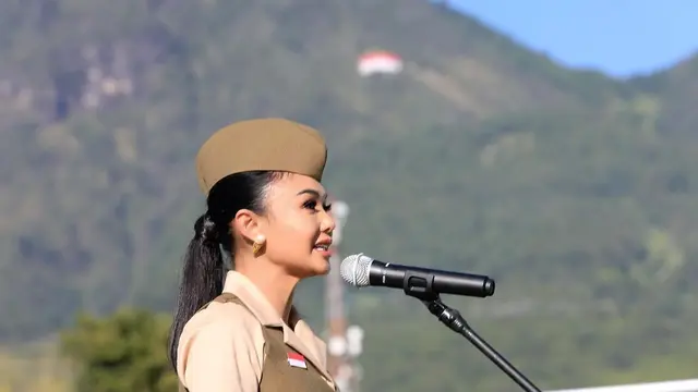 7 Potret Yuni Shara Jadi Pembina Upacara 17 Agustus, Penuh Kemeriahan