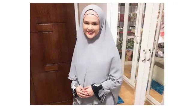 Potret Anggun Cut Meyriska Saat Berhijab Syar’i, Anggun dan Mempesona