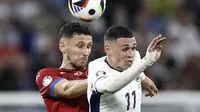 Pemain Timnas Inggris, Phil Foden. (KENZO TRIBOUILLARD / AFP)