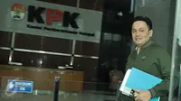 Farhat Abbas usai menjalani pemeriksaan di Gedung KPK, Jakarta, Rabu (26/4). (Liputan6.com/Helmi Afandi)