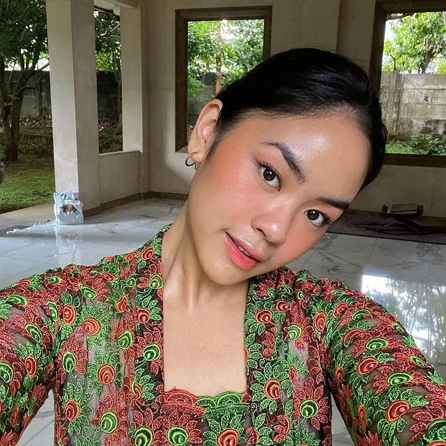 6 Potret Rania Yamin, Wanita yang Dikabarkan Dekat dengan Jefri Nichol