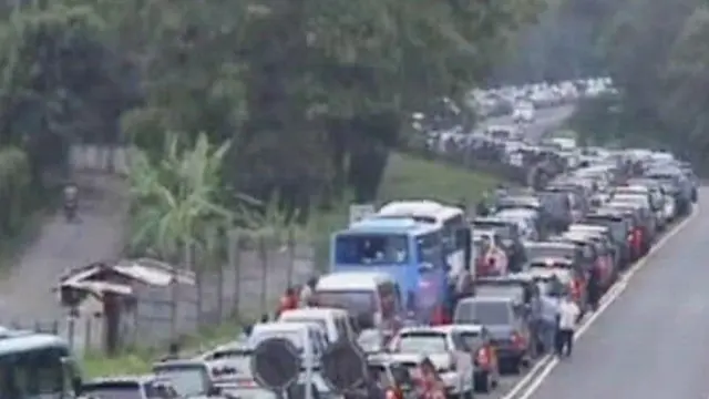[VIDEO] Libur Natal, Jalur Puncak Macet 7 Kilometer