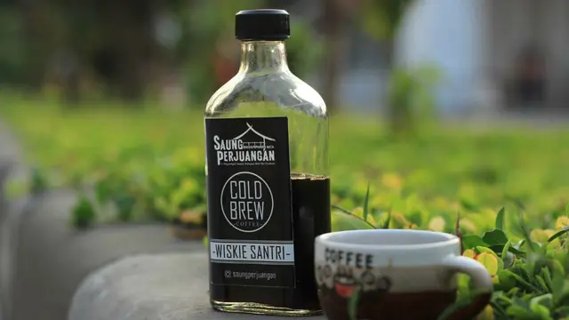 Seduhan Dingin Kopi Wiskie Santri Cirebon