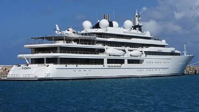Kapal pesiar Frank Mulder (Volker Schlotmann, Katara; Giga Motaoryacht, CC BY-SA 3.0) (Sumber foto: list25.com)