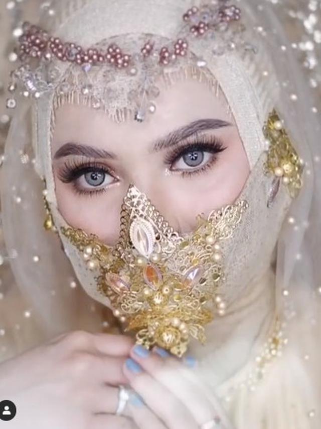 6 Gaya Pengantin Wanita Pakai Masker Unik Saat Menikah di Tengah Corona