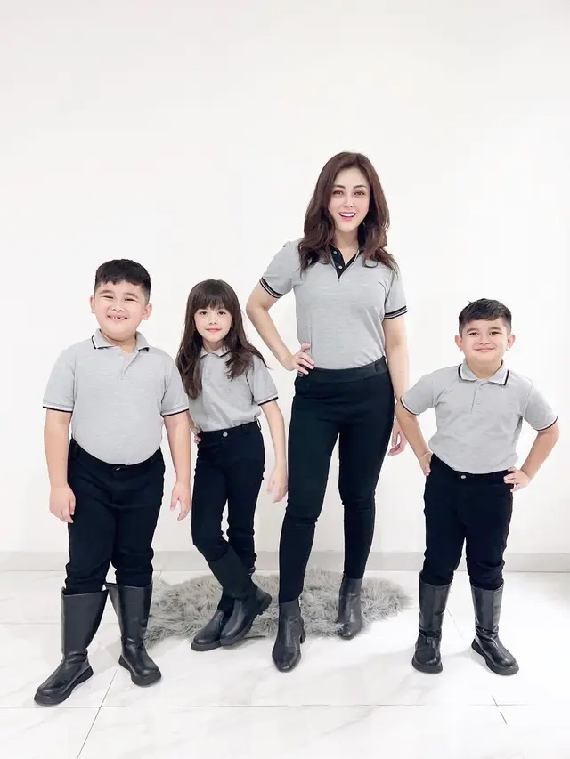 Dhena Devanka Bareng Tiga Anaknya