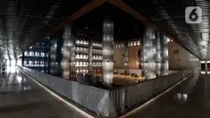 Suasana Masjid Istiqlal, Jakarta di hari pertama puasa Ramadan 1441 H, Jumat (24/4/2020). Guna mencegah penularan dan penyebaran virus Covid-19, pihak pengelola Masjid Istiqlal Jakarta meniadakan sementara seluruh rangkaian kegiatan ibadah Ramadan. (Liputan6.com/Helmi Fithriansyah)