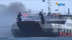 KMP Labitra Adinda terbakar di Selat Bali dalam perjalanan menuju Pelabuhan Ketapang, Banyuwangi. Proses evakuasi penumpang dan ABK berlangsung dramatis.