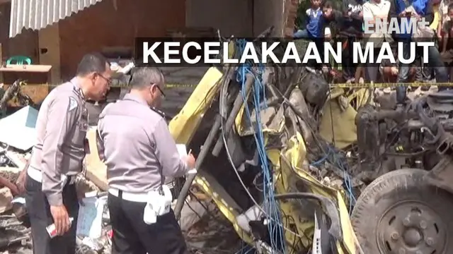10 orang tewas dalam kecelakaan maut di kilometer 75, Jalan Raya Cianjur-Sukabumi, Kampung Bangbayang, Jawa Barat. 