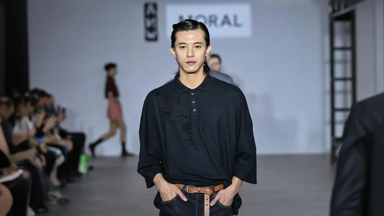 MORAL Kembali Memukau di Fashion KODE 2025, Koleksi Terbaru Kali Ini Bercerita Tentang Cinta dan Ketahanan (Foto dok : Studio MORAL)