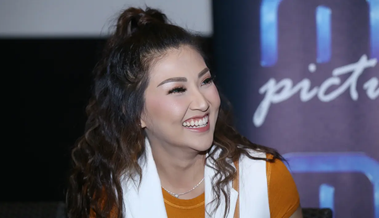 Selama menyandang status istri, mantan Cheribelle, Sarwendah atau biasa dikenal dengan Wenda lebih banyak mengisi hari-harinya dengan mengurus suami dan anak. (Nurwahyunan/Bintang.com)