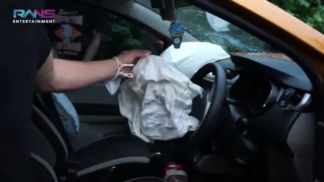 Mobil Hancur, Ini 6 Potret Dimas Ahmad Usai Alami Kecelakaan