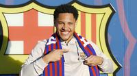 FC Barcelona resmi memperkenalkan penyerang barunya asal Brasil, Vitor Roque. (AFP/Josep Lago)