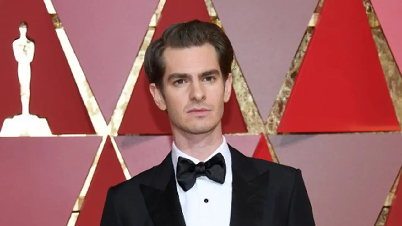 [Bintang] Andrew Garfield