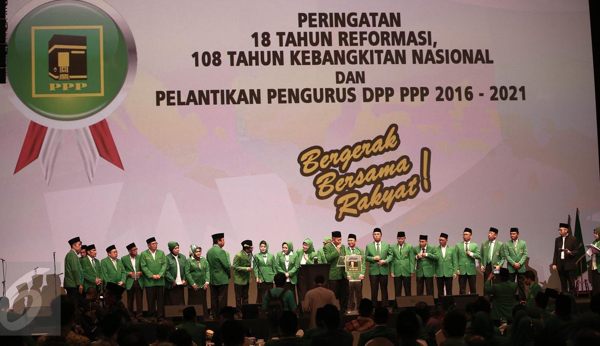 Suasana pelantikan pengurus DPP PPP dalam acara Peringatan Hari Kebangkitan Nasional  di Jakarta, Jumat (20/5/2016). Acara tersebut untuk Peringatan ke-108 Hari Kebangkitan Nasional dan peringatan 18 Tahun Reformasi. (Liputan6.com/Faizal Fanani)