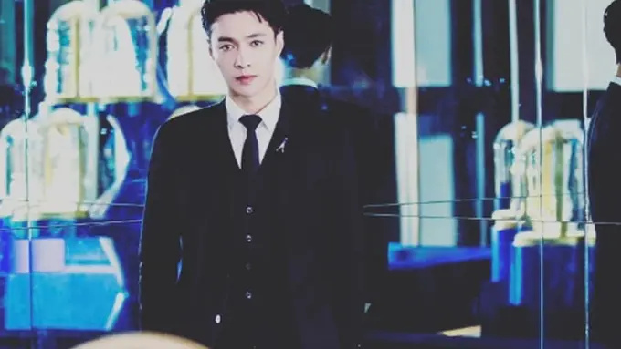 [Bintang] Misteri Teaser Comeback Solo Lay EXO
