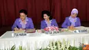 Citizen6, Jakarta: Ketua umum harian Dharma Pertiwi diserahterimakan dari Nani Noer Muis kepada Euis Sukirno. Bertempat di Jalan Proklamasi, Jakarta Pusat, Selasa (5/7). (Pengirim: Badarudin Bakri)