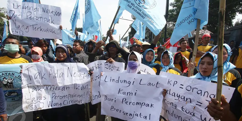20160823-Butuh Perlindungan dari Perompak, Nelayan Demo di Kantor Menteri Susi-Jakarta