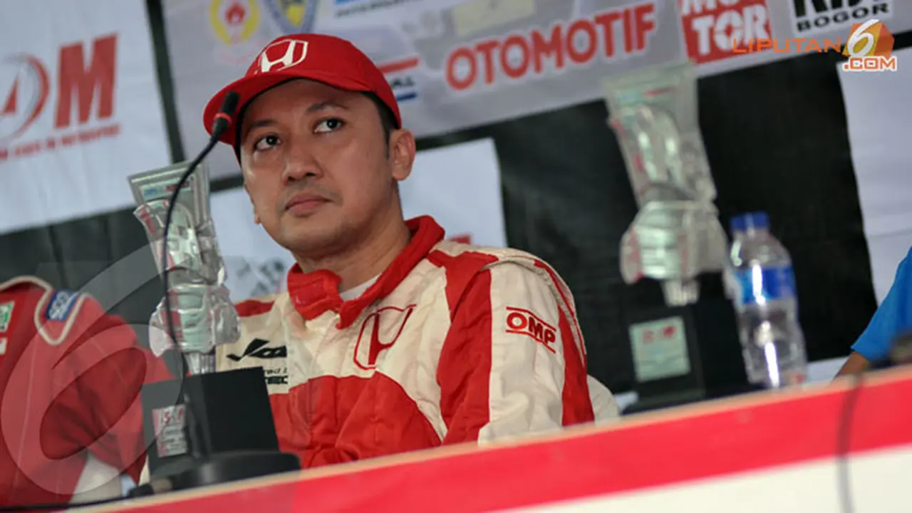 alvin-bahar-131117b.jpg