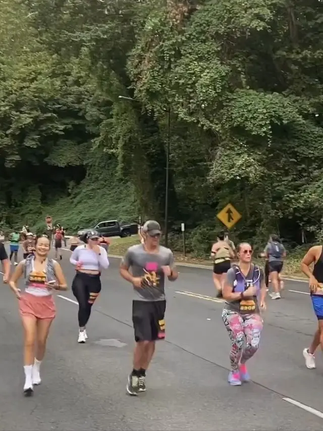 Enzy Storia ikut half marathon di Washington DC (Instagram/enzystoria)