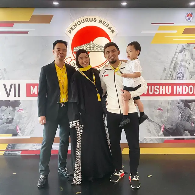 7 Potret Harmonis Achmad Hulaefi dan Lindswell Kwok, Dikaruniai Anak Kedua