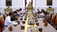 Rapat terbatas Presiden Jokowi dengan sejumlah menteri membahas soal pangan. (Setpres)