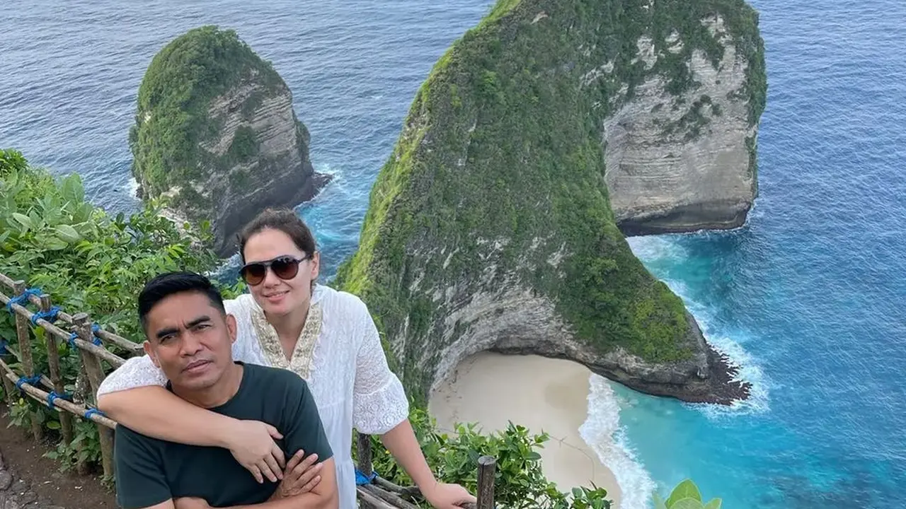 Digugat Cerai, Ini 8 Potret Mesra Catherine Wilson dan Suami yang Kini Jadi Kenangan
