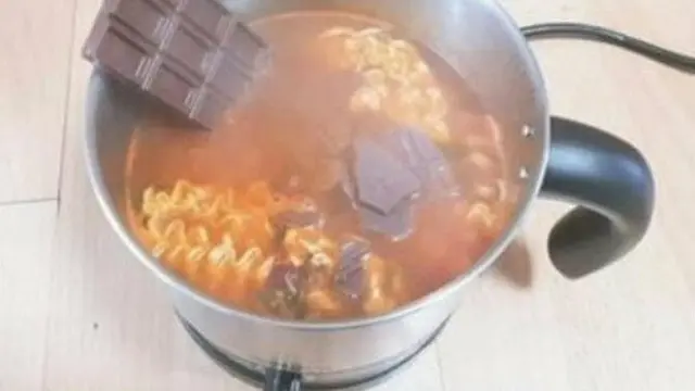 6 Cara Masak Mi Instan Nyeleneh Banget, Bikin Tepuk Jidat