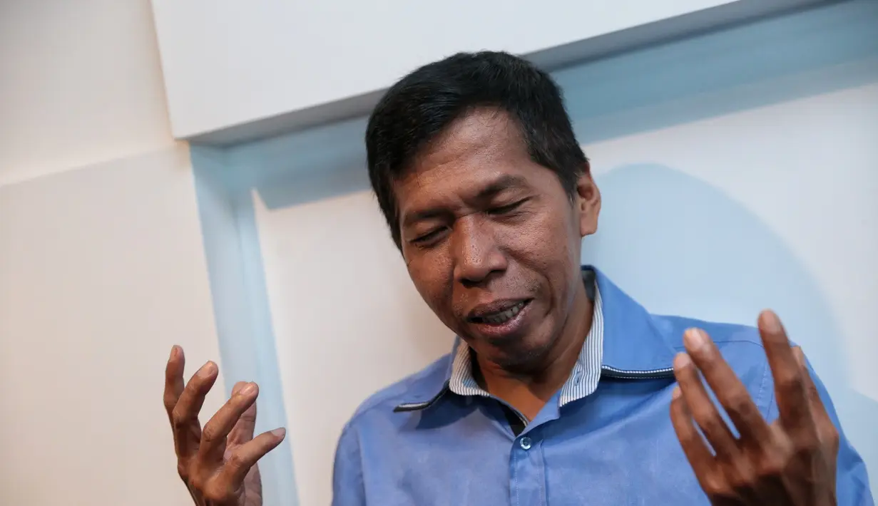 Komedian Kiwil tengah menanti kelahiran anak ketiga dari pernikahannya yang kedua dengan Meggy Wulandari. Bagi Kiwil, ini merupakan anak ketujuhnya. (Adrian Putra/Bintang.com)